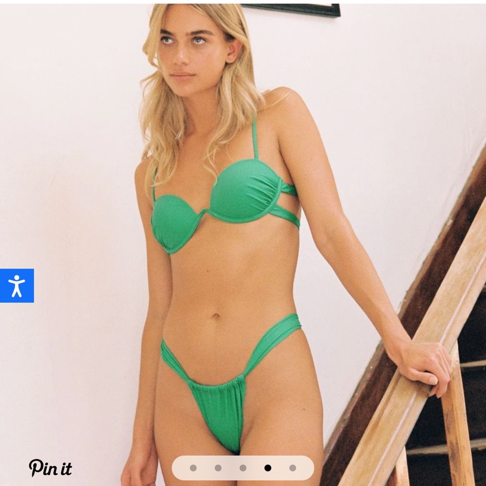 Montce swim verde elany bikini top